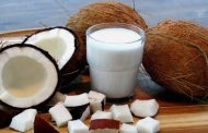 Benefits Of Coconut Milk : कोरोनाच्या काळात रोगप्रतिकारक शक्ती वाढवण्यासाठी नारळाचे दूध अत्यंत फायदेशीर