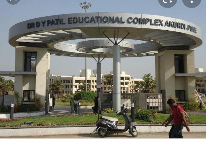 कोरोनामुळे पालकांचे छत्र हरविलेल्या मुलांना आकुर्डीचे डी.वाय. पाटील विद्यालय मोफत शिक्षण देणार..!