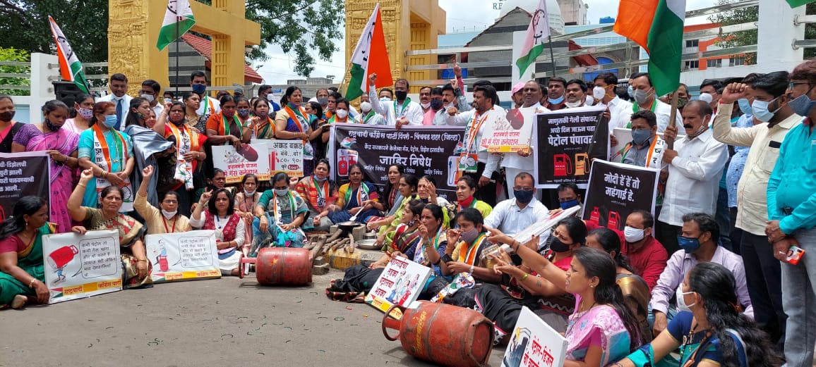 महागाईच्या आगीत जनतेला होरपळून टाकण्याचे मोदी सरकारचे पाप - संजोग वाघेरे पाटील