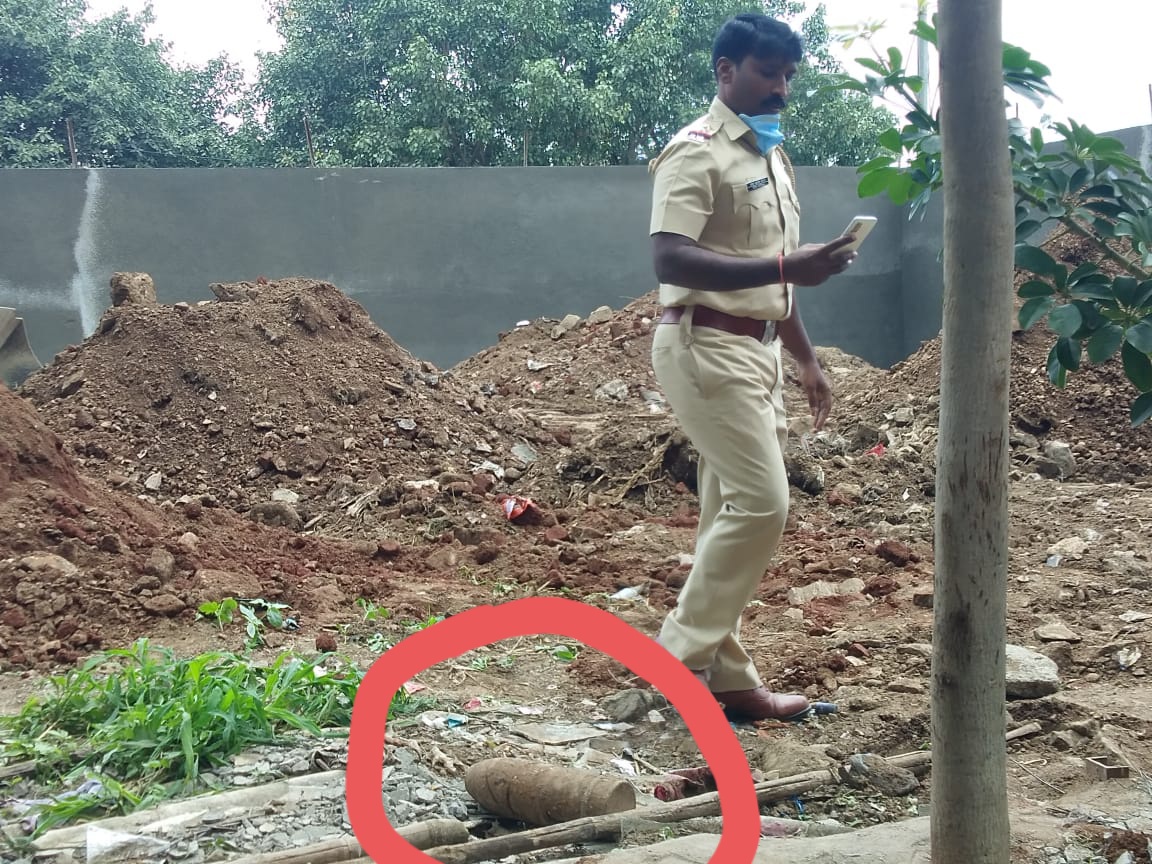 पिंपरीतील क्रोमा मॉलजवळ बॉम्बसदृश्य वस्तू आढळल्याने खळबळ
