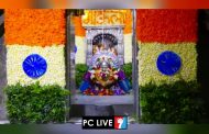 'तिरंगा' : स्वातंत्र्य दिनानिमित्त माऊलींच्या मंदिरात फुलांची आकर्षक सजावट