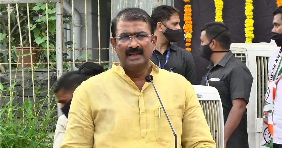 महापालिकेतील भ्रष्टाचार देवेंद्र फडणवीस, चंद्रकांत पाटलांना दिसत नाही - संजोग वाघेरे पाटील