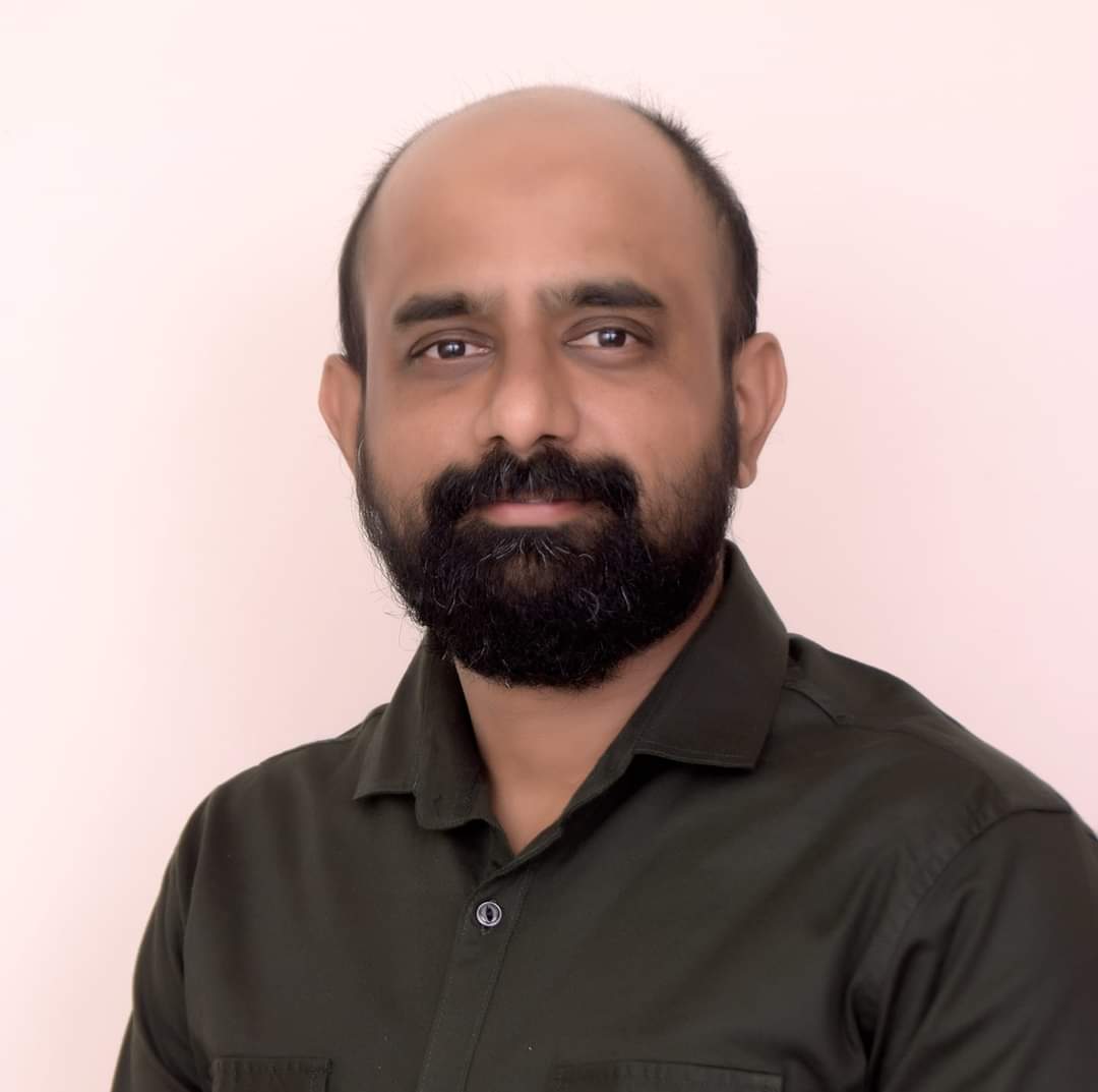 कोरोनामुळे निराधार झालेल्या विद्यार्थ्यांची शालेय फी माफ करा; इखलास सय्यद यांची पालकमंत्री अजित पवारांकडे मागणी