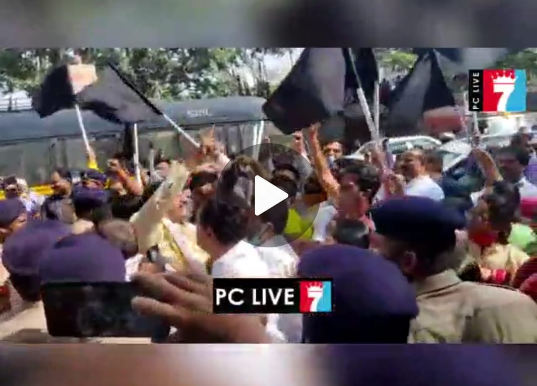 Video : पिंपरी चिंचवडमध्ये किरीट सोमय्यांना काळे झेंडे दाखवत शिवसेनेची जोरदार घोषणाबाजी