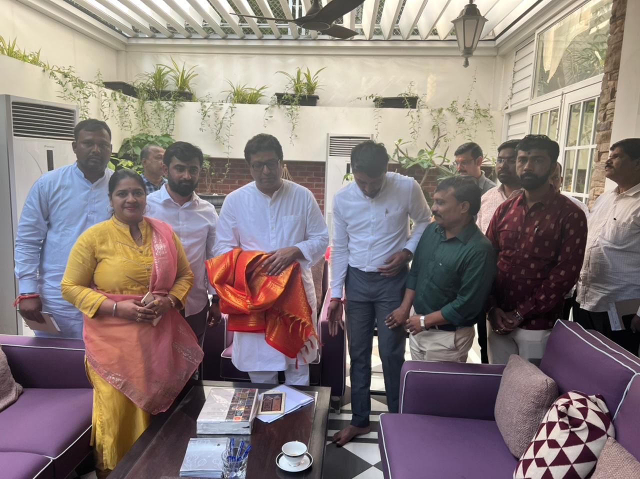 मनसे अध्यक्ष राज ठाकरे यांनी घातले पिंपरी चिंचवडमध्ये लक्ष; शहर मनसेच्या पदाधिकाऱ्यांची घेतली मुंबईत बैठक