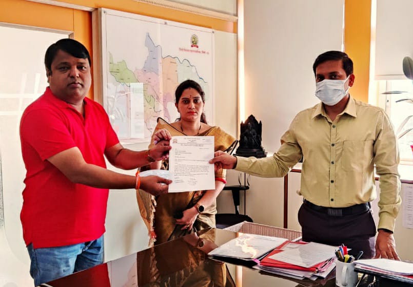 मोहननगर येथील पंतप्रधान आवास योजनेत स्थानिक रस्ता बाधितांना घरे राखीव ठेवावीत - नगरसेविका मीनल यादव