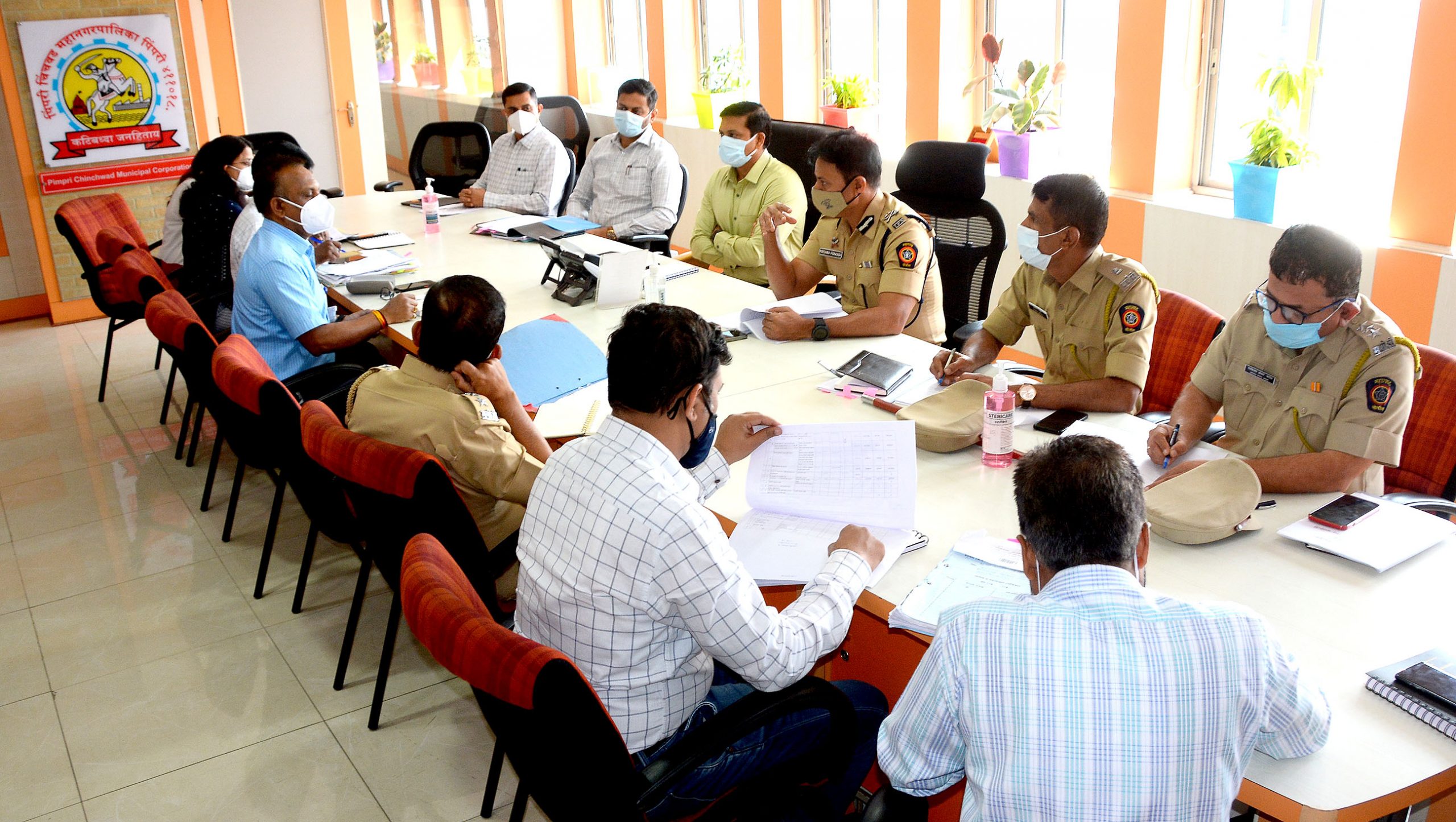वाहतुकीस अडथळा ठरणाऱ्या रिक्षा थांब्यांचे स्थानांतर होणार; महापालिका आणि पोलीस प्रशासनाच्या बैठकीत निर्णय