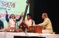 मनात रुंजी घालणा-या सुरांनी स्वरसागर महोत्सवाची सुरेल सांगता