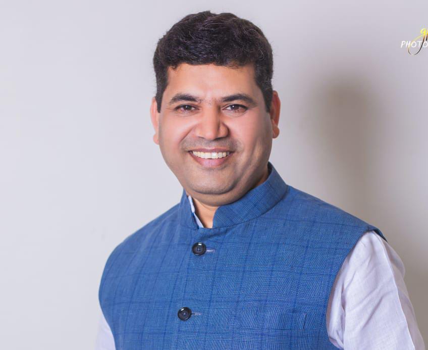 चिखली घरकुल परिसरातील पाणी समस्या मार्गी लावा; निलेश नेवाळे यांचे महापालिका आयुक्तांना निवेदन