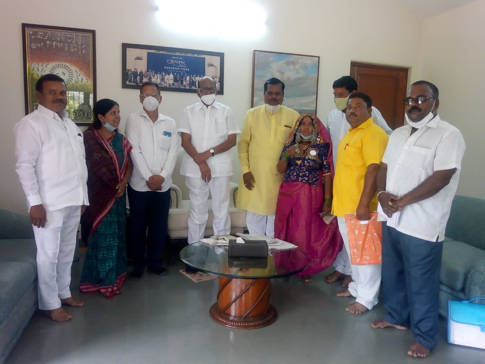 राष्ट्रवादी काँग्रेस विमुक्त जाती भटक्या जमाती मागासवर्गीय सेलच्या वतीने शरद पवार यांना विविध मागण्यांचे निवेदन