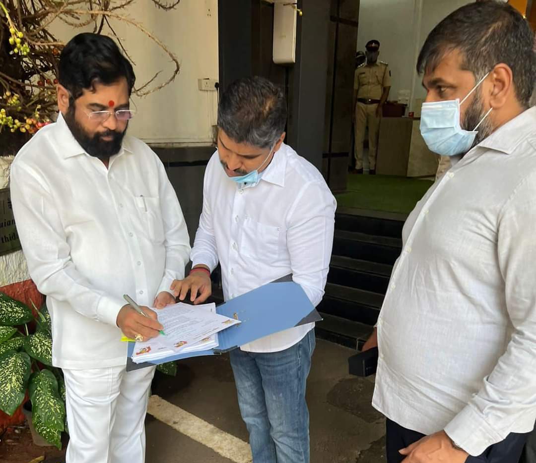 मुंबई-बंगळुरु रस्त्यालगत १२ मीटर सर्व्हिस रस्त्यास मान्यता द्या; राहुल कलाटे यांची नगरविकास मंत्री एकनाथ शिंदे यांच्याकडे मागणी