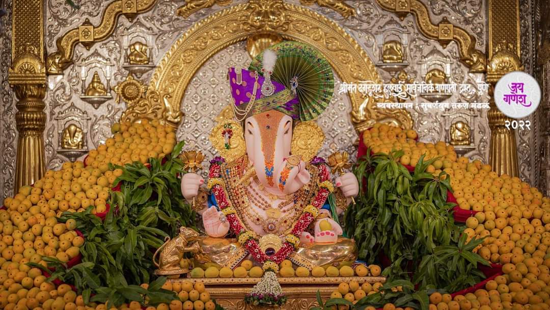 श्रीमंत दगडूशेठ हलवाई गणपतीला ११ हजार आंब्यांचा महानैवेद्य