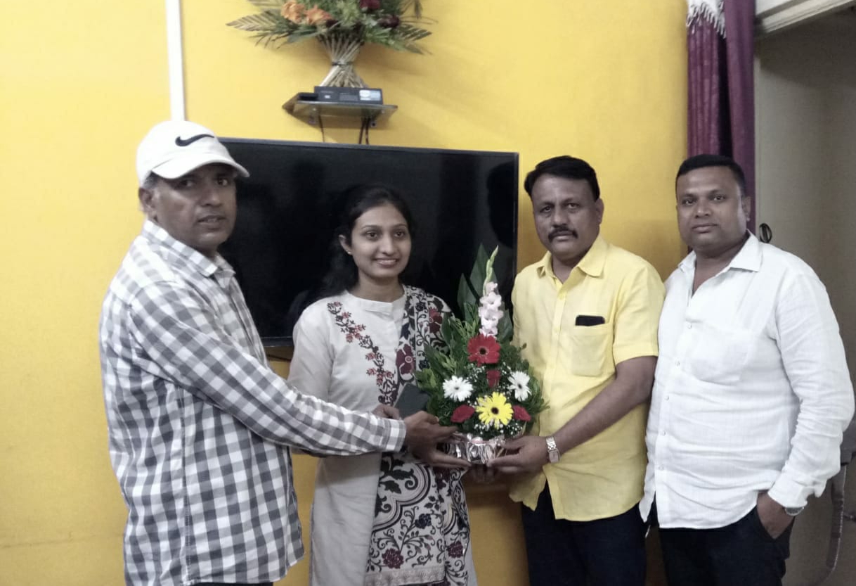 महाराष्ट्र लोकसेवा आयोग परीक्षेत यश प्राप्त केलेल्या थेरगावची कन्या तमन्ना शेख हिचा सन्मान