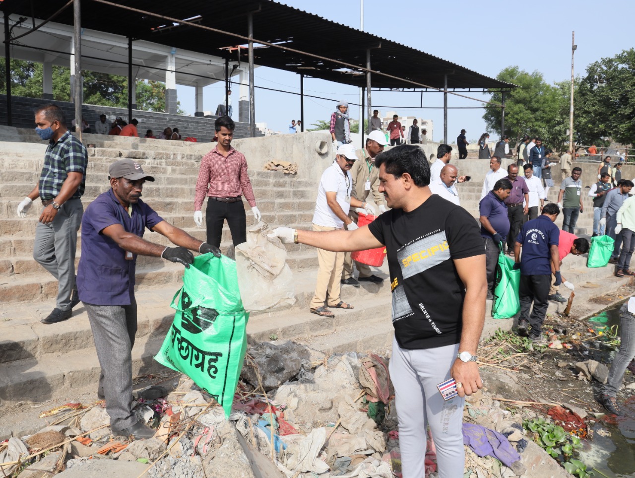 चिखली गावठाण, इद्रांयणी नदी पात्र परीसरात “रिव्हर प्लॉगेथॉन मोहिम”