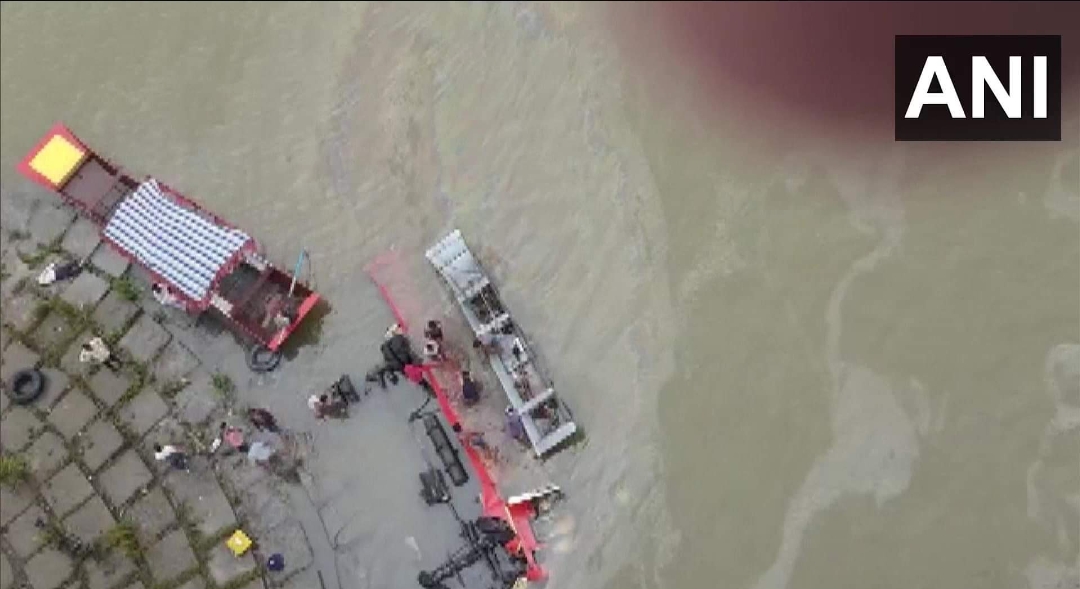 इंदोर-अमळनेर बस अपघातातील १३ मृतदेह नदीतून काढण्यात आले