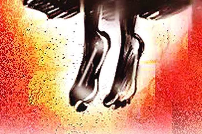 आळंदीच्या नगराध्यक्षांच्या सुनेची गळफास घेत आत्महत्या