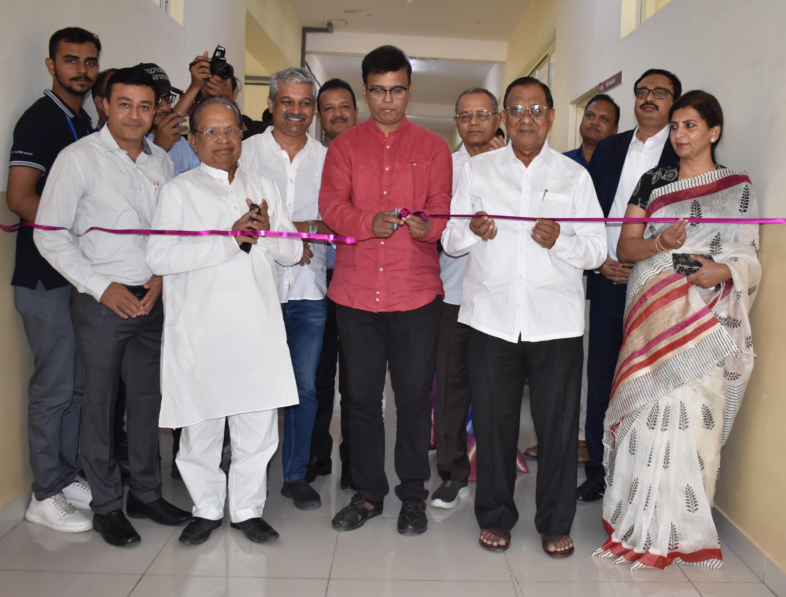 संगीतकार सलील कुलकर्णी यांच्या आवाजाने 'पीसीइटी इन्फिनिटी ९०.४ एफएम' कम्युनिटी रेडिओ केंद्राच्या प्रसारणास  प्रारंभ