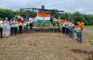 मराठवाडा जनविकास संघातर्फे १ हजार वृक्षांची लागवड, विद्यार्थ्यांना ध्वज वाटप