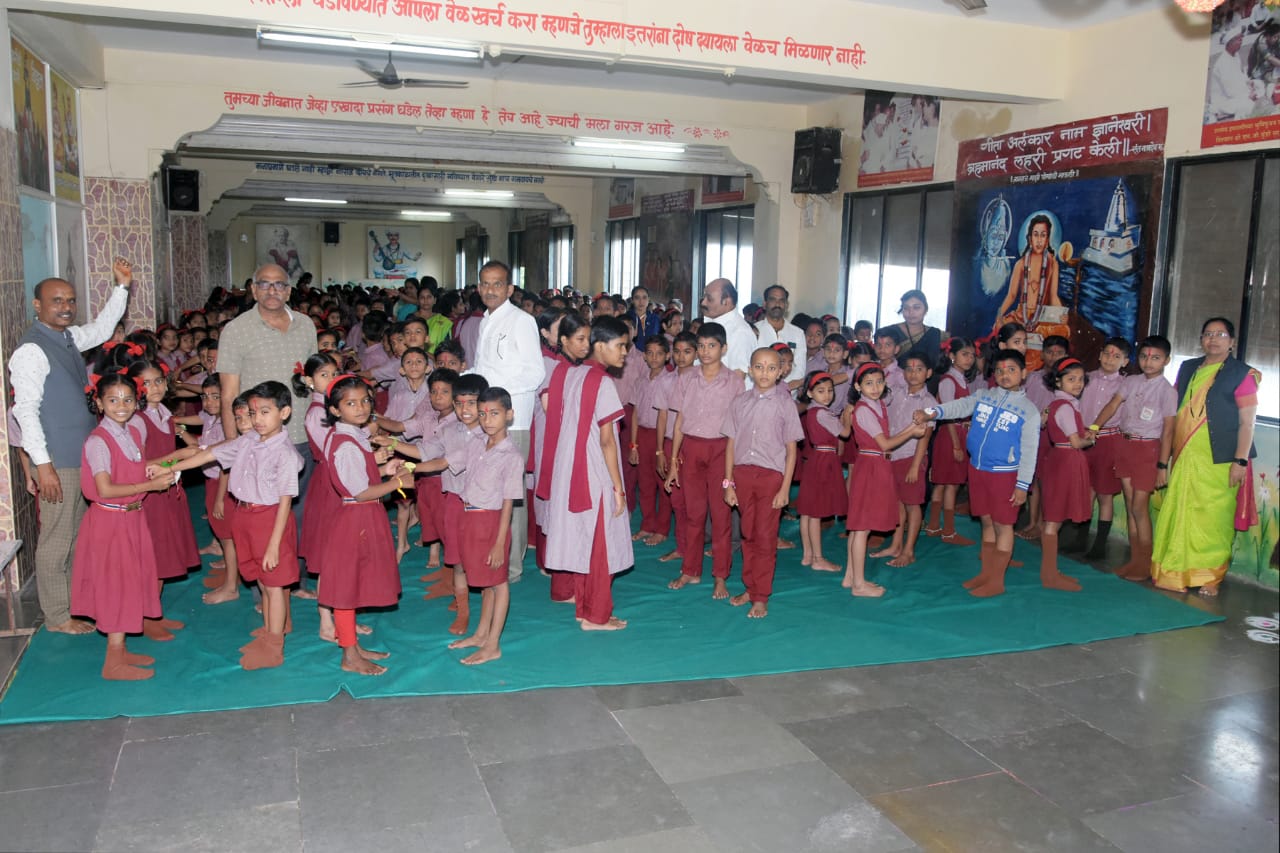 आळंदीतील श्री ज्ञानेश्वर शिक्षण संस्थेत रक्षाबंधन उत्साहात साजरा