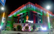 विद्युत रोषणाईने महापालिकेच्या मुख्यालयासह सर्व क्षेत्रीय कार्यालयांच्या इमारती उजाळून निघाल्या