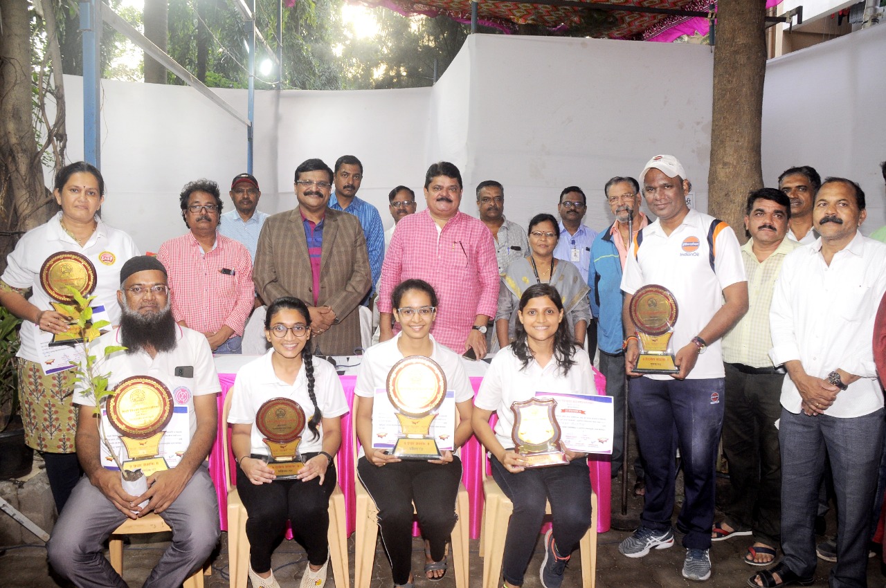 जिल्हास्तरीय कॅरम स्पर्धा : पुरुष गटात अभिजित त्रिपणकर, महिला गटात पुष्कर्णी भट्टड तर ज्येष्ठ नागरिक गटामध्ये फैय्याज शेख यांनी अजिंक्यपद पटकावले