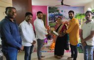 पुनम गाढवे यांच्या नागपंचमीच्या देखाव्याला प्रथम क्रमांक; शहर युवक काँग्रेसच्या वतीने गौरी गणपती सजावट स्पर्धेतील बक्षीस विजेत्यांना बक्षीस वाटप