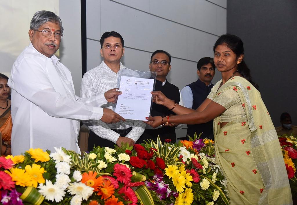 रिक्त पदांच्या भरतीसोबत उद्योग क्षेत्रातही मोठ्या प्रमाणात रोजगाराच्या संधी निर्माण करण्याचा प्रयत्न - पालकमंत्री चंद्रकांत पाटील