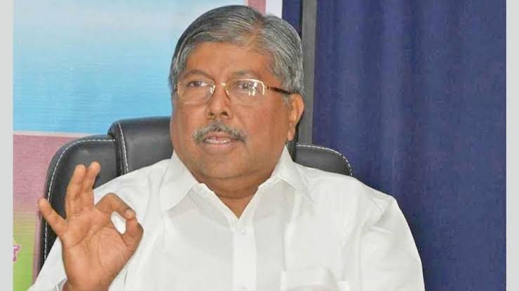 माझ्यावर झालेली 'शाईफेक' हा भ्याडपणा, हिंमत असेल तर समोर या - चंद्रकांत पाटील
