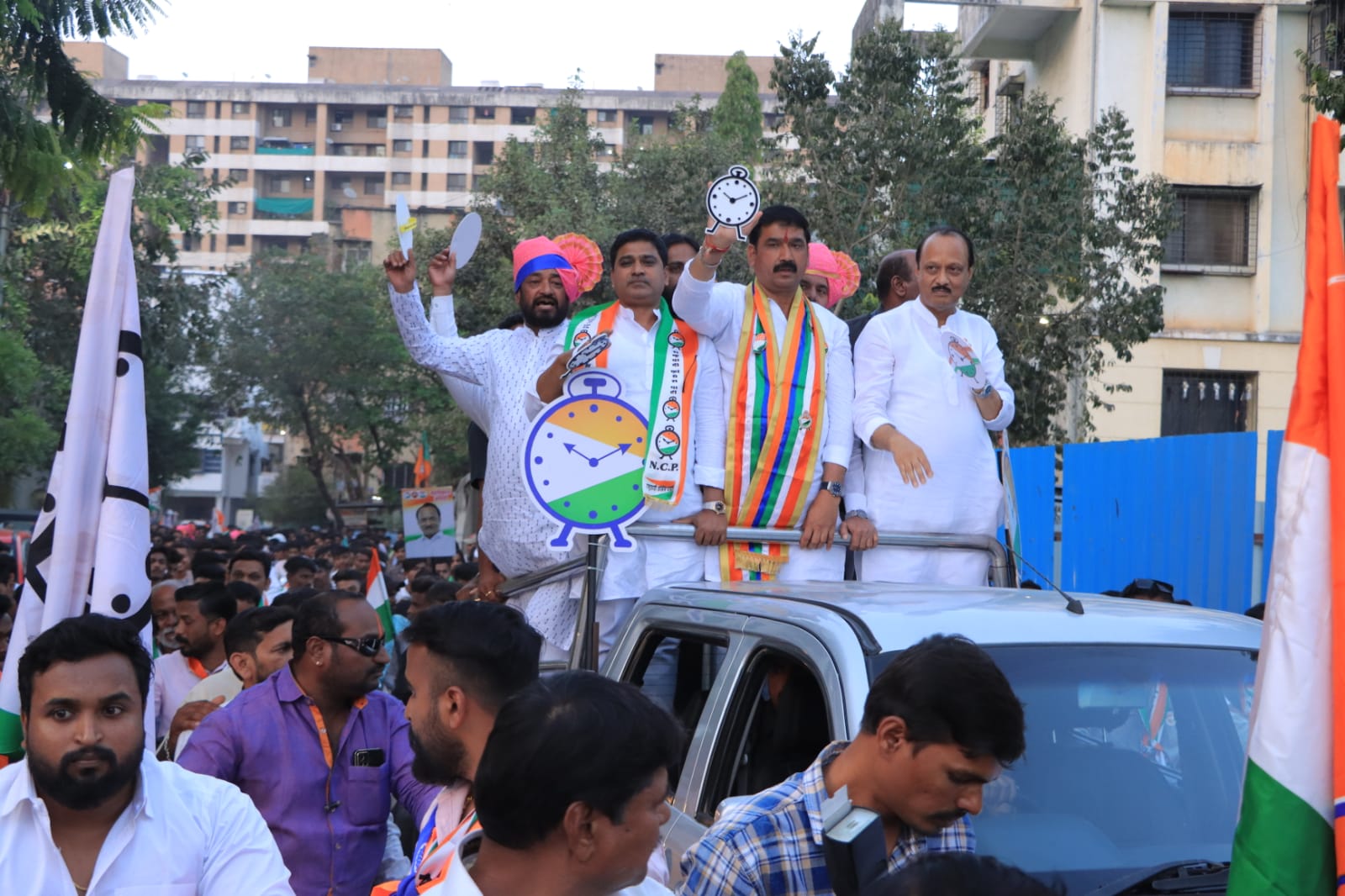 महाविकास आघाडीचे उमेदवार नाना काटे यांच्या प्रचारार्थ रॅलीला अभूतपूर्व प्रतिसाद; अजितदादा पवार, जयंत पाटील यांची उपस्थिती