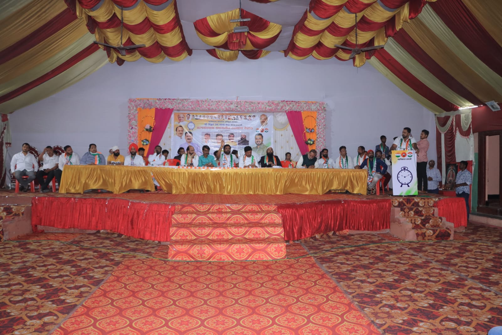 जातीय तेढ निर्माण करून राजकीय पोळी भाजणाऱ्या भाजपचा पाडाव करा - अमोल मिटकरी यांचे आवाहन