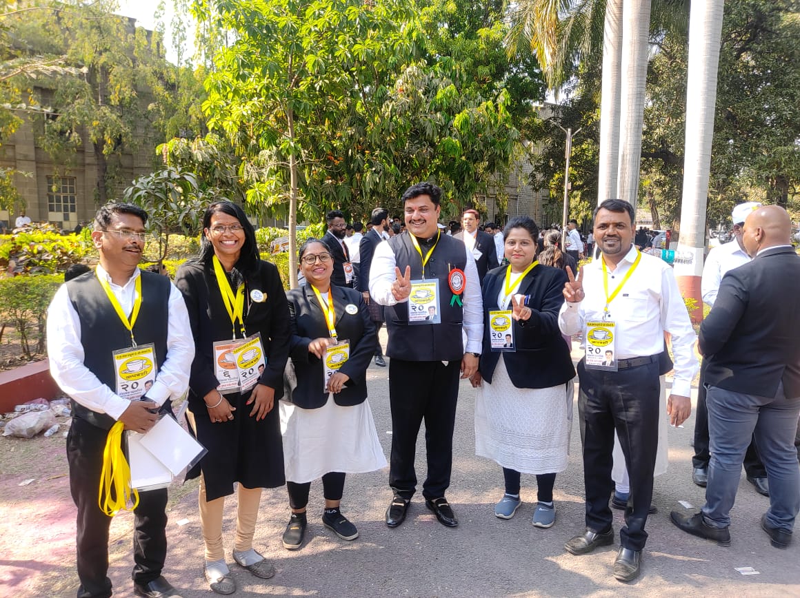 दि. पुणे लॉयर्स कंझ्युमर्स को.ऑप. सोसायटीच्या संचालक पदी ॲड. अतिश लांडगे यांची बहुमताने निवड