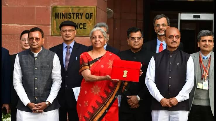Budget 2023 : सात लाखांच्या उत्पन्नावर प्राप्तिकर नाही, अर्थमंत्री निर्मला सीतारमण यांची महत्त्वाची घोषणा