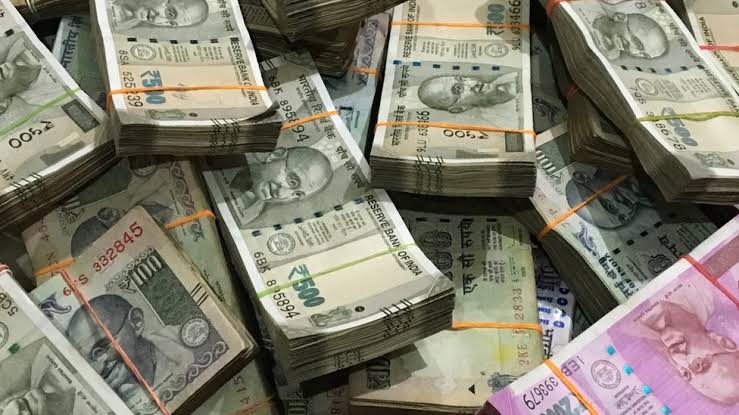 चिंचवडमध्ये निवडणूक विभागाची मोठी कारवाई; तब्बल ४३ लाखांची रोकड पकडली