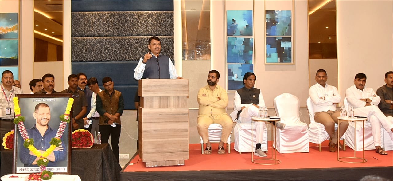 वाकडमधील गृहनिर्माण सोसायट्यांच्या प्रश्नांसाठी मंत्रालयात बैठक घेण्याचे उपमुख्यमंत्री देवेंद्र फडणवीस यांचे आश्वासन; भाजपला निवडून देण्याचेही केले आवाहन