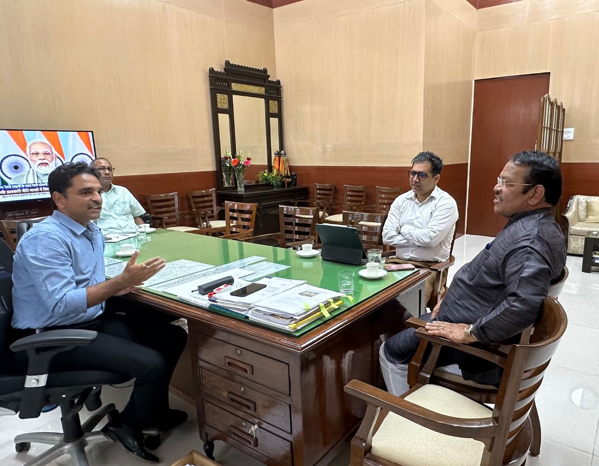 मावळ मतदारसंघातील पनवेल, उरण, कर्जत, खालापूर, लोणावळ्यातील रेल्वे कामांना गती; शिवसेना खासदार श्रीरंग बारणे यांची माहिती