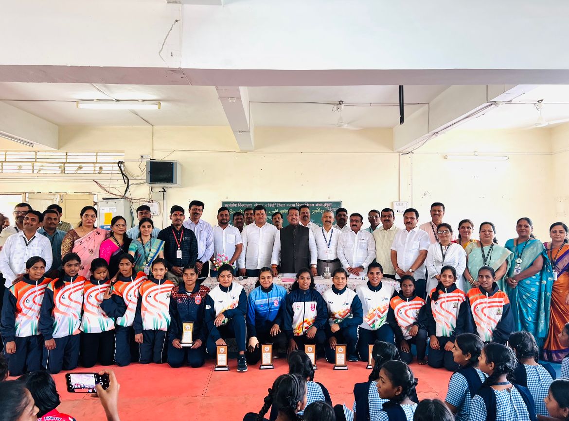 खासदार श्रीरंग बारणे यांच्या हस्ते राष्ट्रीय खेळाडूंचा सत्कार