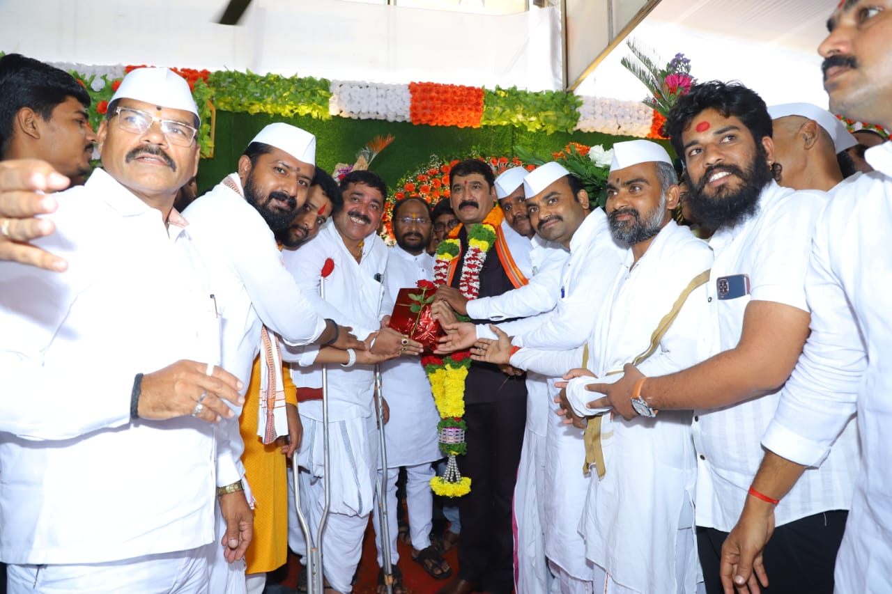 विविध उपक्रमाद्वारे नाना काटे यांचा वाढदिवस साजरा