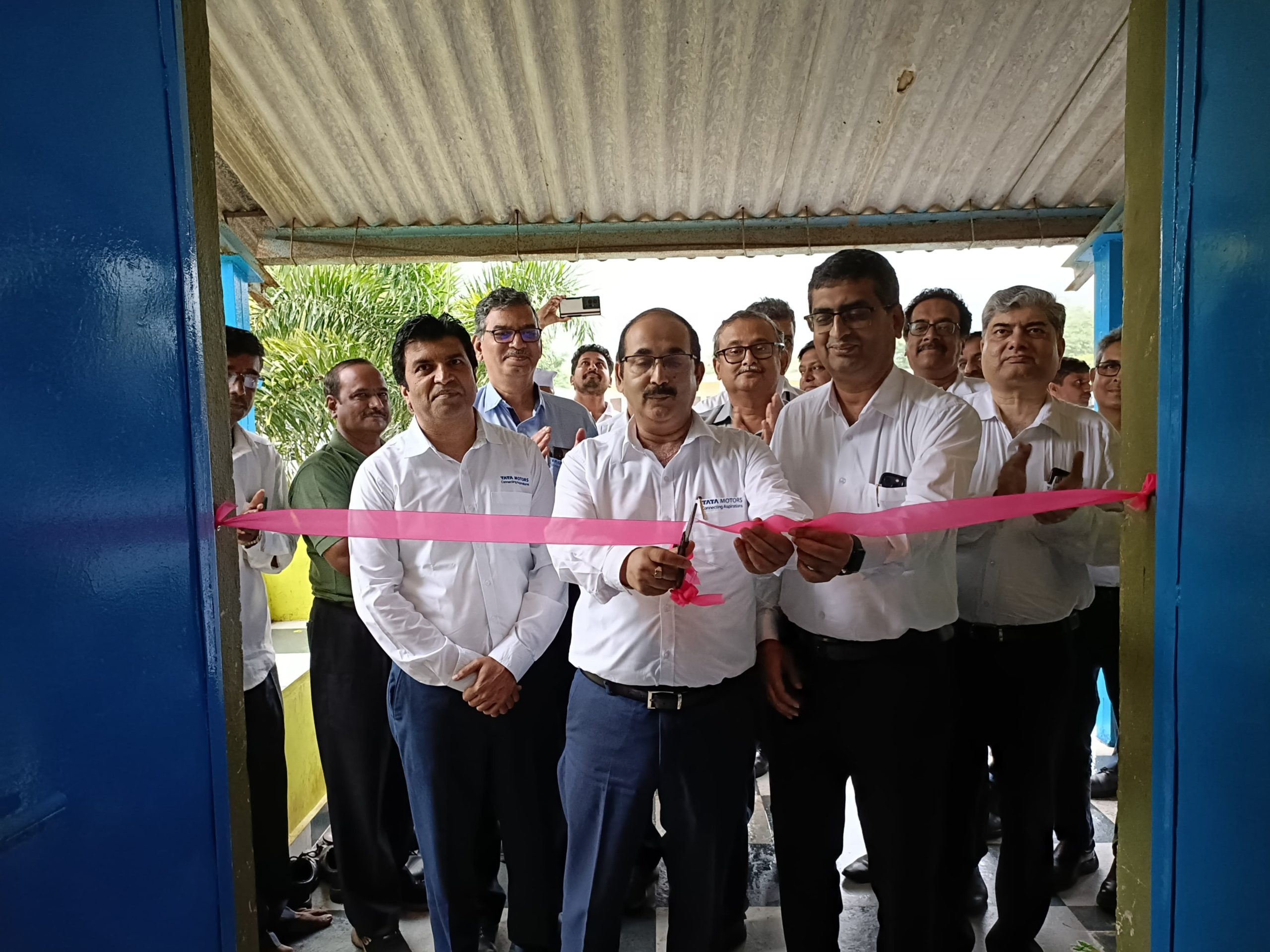 टाटा मोटर्सने बांधलेल्या अद्ययावत प्रयोगशाळेचे लोकार्पण