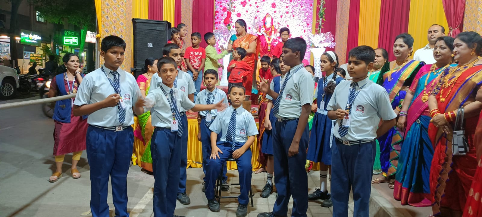 अरविंद एज्युकेशन सोसायटीतर्फे नवरात्रोत्सवात भोंडला, थुंकीमुक्त रस्ता अभियान, पर्यावरण जनजागृती