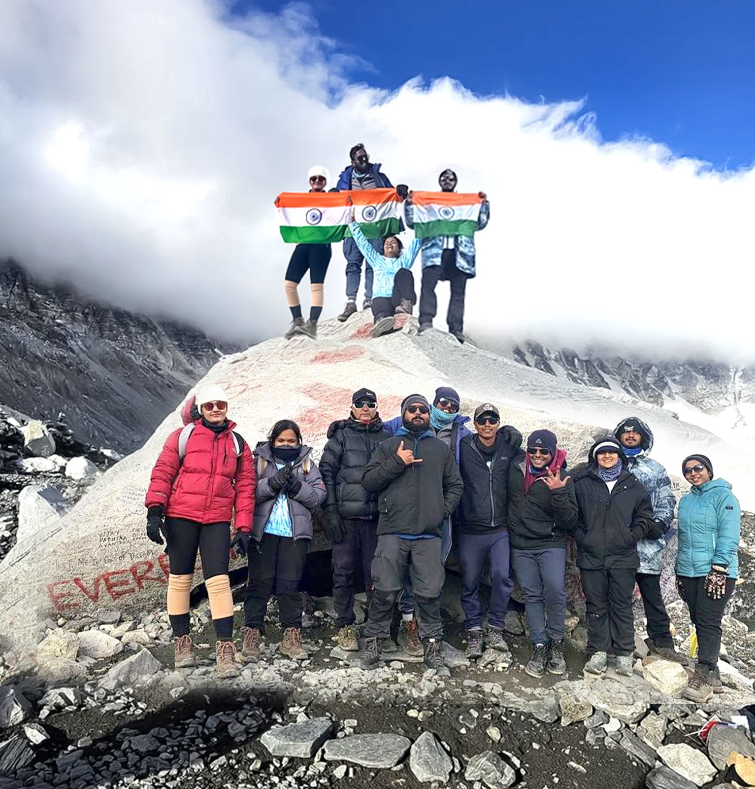 पिंपरी-चिंचवडच्या गिर्यारोहकांची माउंट एव्हरेस्ट बेस कॅम्पवर यशस्वी चढाई