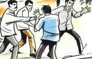 वाल्हेकरवाडी येथे चहाच्या बिलावरून झालेल्या भांडणात तरुणाला दगडाने मारहाण