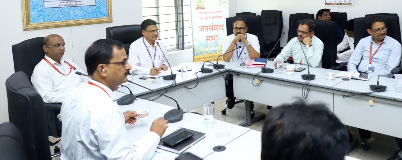 रस्त्यावरील बेवारस वाहने हटवा, खड्डे बुजवा, पाणी पुरवठा सुरळीत करा; जनसंवाद सभेत नागरिकांच्या तक्रारी