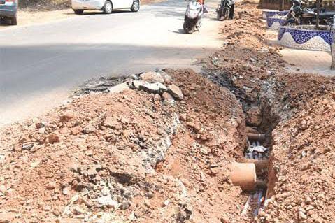 मुकाई चौक ते किवळेकडे जाणाऱ्या रस्त्यावर विनापरवाना खोदकाम करणाऱ्या ठेकेदारावर गुन्हा दाखल