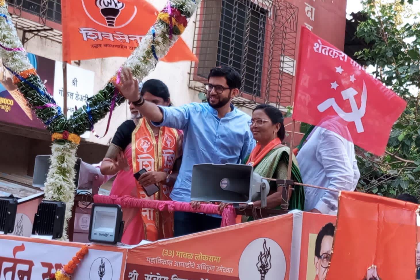 संजोग वाघेरेंच्या प्रचारार्थ युवासेनाप्रमुख आदित्य ठाकरे मैदानात; खारघरमध्ये रोड-शोला तुफान प्रतिसाद