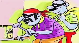 चिंचवड स्टेशन येथील वाईन्स शॉप मधून दारूच्या बाटल्यांसह तब्बल ११ लाखांचा मुद्देमाल चोरीला