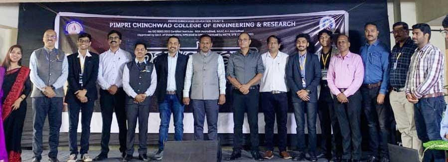 'नवधारा' स्पर्धेत विश्वकर्मा इन्स्टिट्यूट, पीसीसीओई संघांची चमकदार कामगिरी