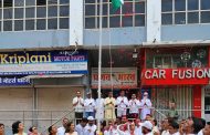 राष्ट्रवादी काँग्रेसच्या कार्यालयात आमदार अण्णा बनसोडे यांच्या हस्ते ध्वजारोहण
