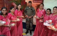 शिवतेजनगर येथील श्री स्वामी समर्थ महिला मंडळाच्या वतीने सैनिकांना राखी बांधून रक्षाबंधन साजरा