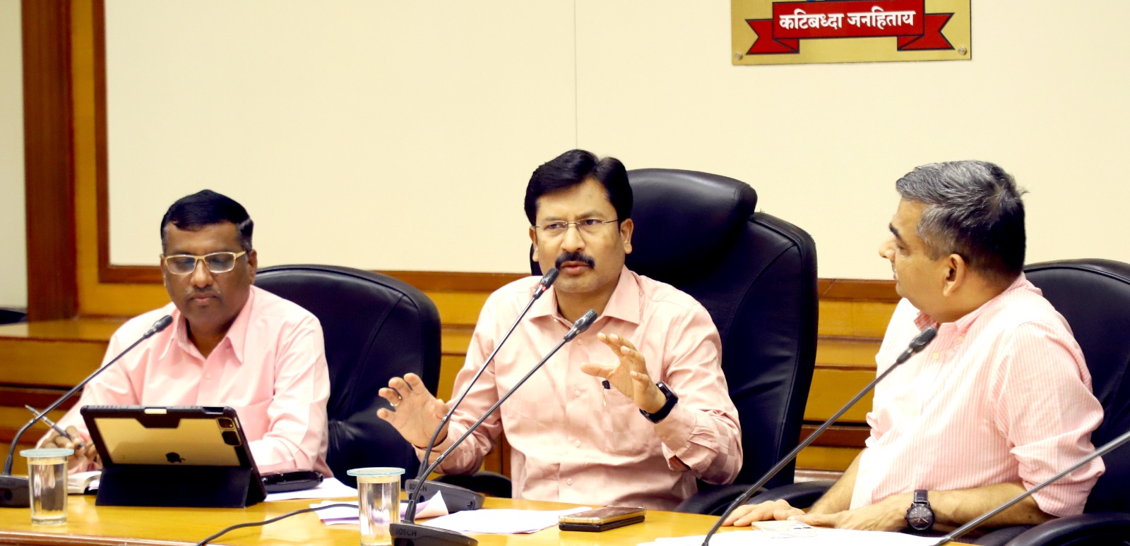लाडक्या बहिणींना मिळणारं अर्थसहाय्य थकीत कर्जाच्या बदल्यात वर्ग करू नका; पिंपरी चिंचवड महापालिकेचे बँकांना आवाहन