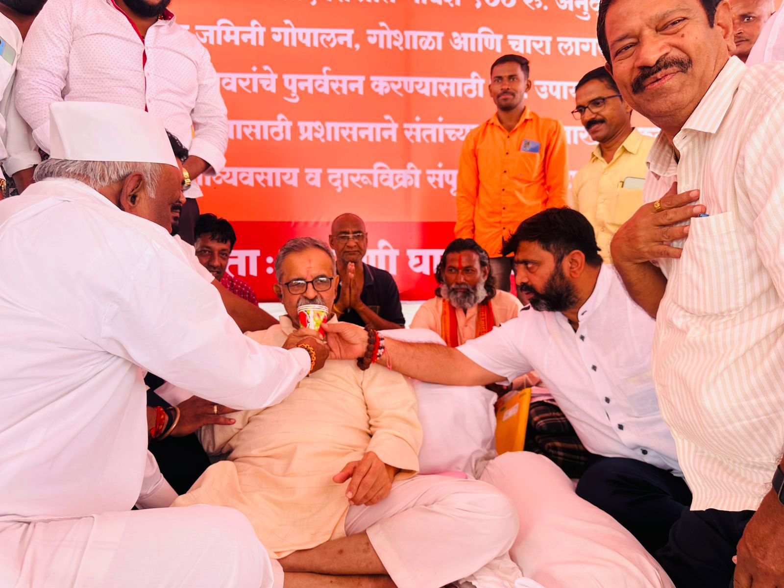 राज्यातील गोशाळांना सरसकट अनुदान, गोवंश संवर्धनासाठी शेतकऱ्यांना निधी..!